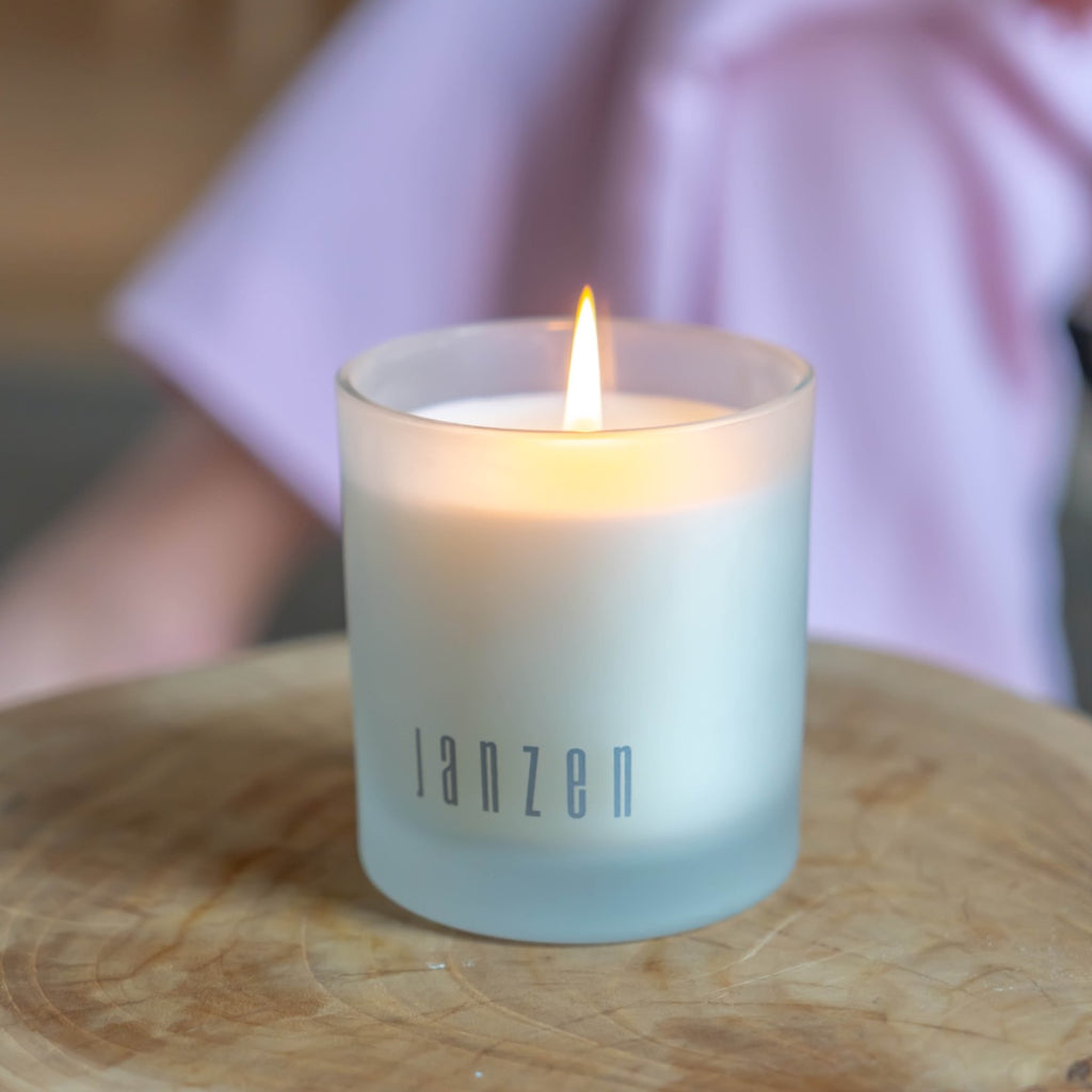 Janzen Black 22 Scented Candle Geurkaars Bergamot & Tonkabeans
